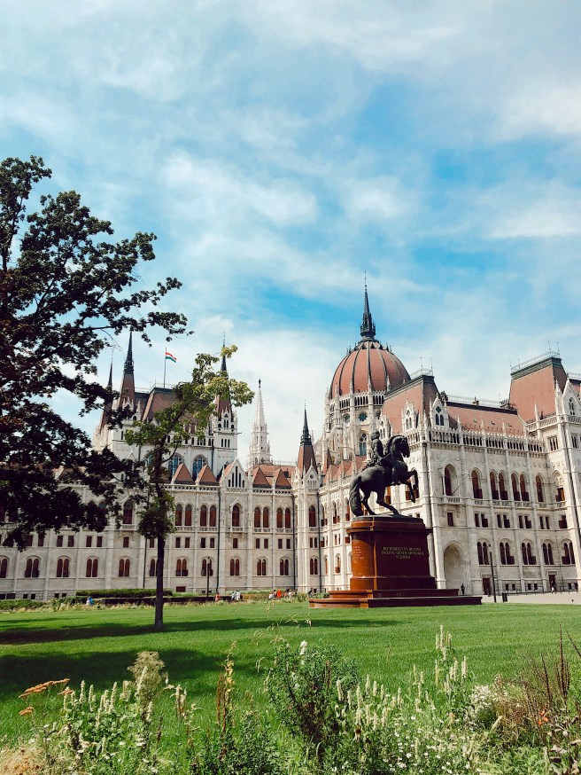 5F5B234B-117C-4C93-9166-85B18D88CF95